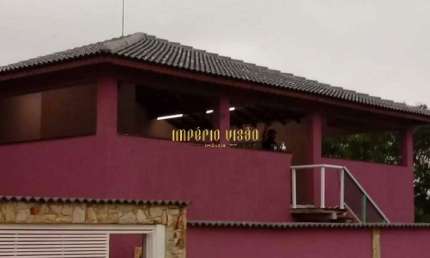 Sobrado de 3 Dormitórios, sendo 1 suíte no Bairro Jardim Vitoria Suzano-SP
