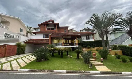 Casa de Alto Padrão lote de 600m a Venda com 4 dormitórios com Sacada no Condomínio Aruja 5 em Arujá/SP
