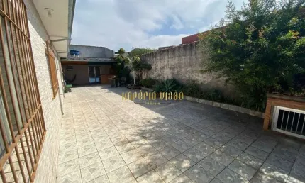 Casa à venda com 2 dormitórios e uma edícula, com 4 vagas de garagem no jardim imperador em suzano-sp