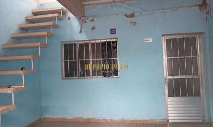 Sobrado à Venda com 3 Dormitórios, sendo 1 Suíte no bairro Cidade Miguel Badra em Suzano-SP