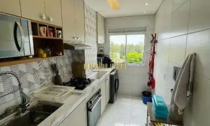 Apartamento a venda com 2 Dormitórios mobiliado no 6° andar com elevador em Poá SP