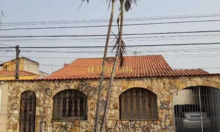 Casa térrea á Venda com 3 Dormitórios, sendo 1 Suíte com hidromassagem no Jardim Imperador Suzano-SP