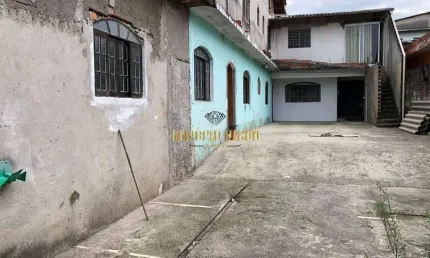 Sobrado a Venda com 4 Dormitórios, sendo 1 Suíte no Jardim Casa Branca - Suzano-SP