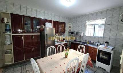 Casa a Venda com 3 Dormitórios, sendo 1 Suíte - Parque Umuarama - Suzano - SP