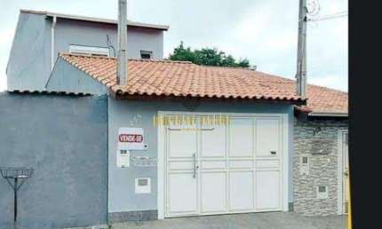 Sobrado à venda com 3 Dormitórios, sendo 1 Suíte na Vila Suissa em Mogi das Cruzes-SP