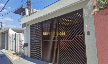 Sobrado á Venda com 3 dormitórios, sendo 1 suíte com closet na Vila Amorim - Suzano - SP