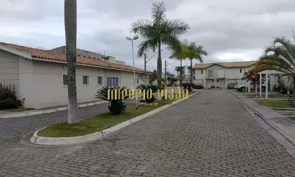 Sobrado no Condomínio Villagio Florida com 3 Dormitórios, sendo 1 Suíte na região Central de Suzano-SP