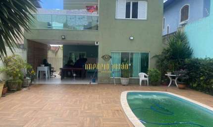 Sobrado à venda com 3 Suítes e Piscina no bairro Parque Colégio - Suzano SP