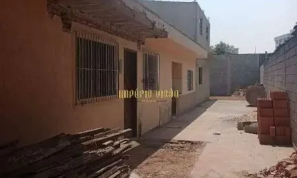 Casa Comercial com 150m² com 4 Cômodos e 2 Banheiros para locação no bairro Vila Adelina - Suzano SP