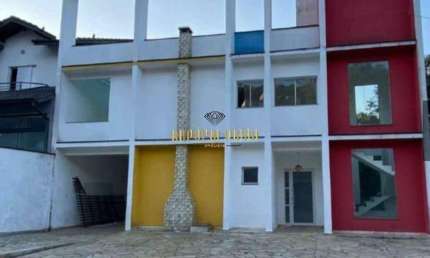 Sobrado á Venda no Condomínio Eco Park com 5 dormitórios, sendo 1 suíte com hidro, piscina e área gourmet - Cidade Parquelândia - Mogi das Cruzes - SP