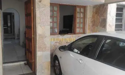 Sobrado a Venda com 5 Dormitórios em Mogi das Cruzes Jardim Veneza