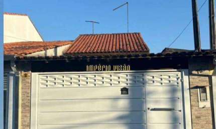 Casa à venda com 2 Dormitórios, sendo 1 Suíte no bairro Cidade Jardim em Mogi das Cruzes-SP