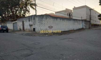 3 Casas em uma área de 570m² à venda no bairro Cidade Boa Vista em Suzano/SP