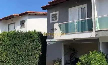 Sobrado à venda com 3 Dormitórios, sendo 1 Suíte no Condomínio Cristal no bairro Vila Correa em Ferraz de Vasconcelos/SP