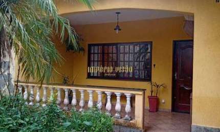 Sobrado com 3 dormitórios, 1 suíte, no Jardim Saúde em Suzano-SP