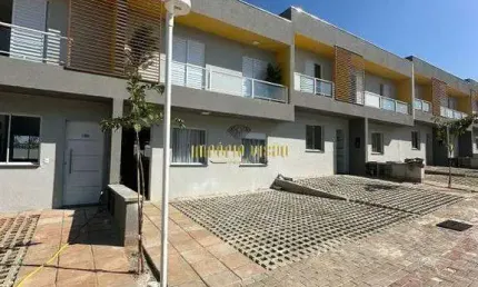 Sobrado à Venda com 3 Suítes no Condomínio Villa Das Paineiras em Suzano-SP