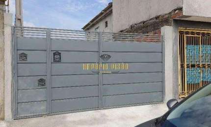 Casa à venda com 1 Dormitório e 7 Vagas de Garagem - Parque Maria Helena - Suzano - SP