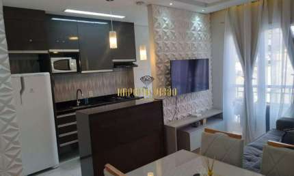 Apartamento à venda no 1° Andar com 2 Dormitórios, Sala com sacada no Condomínio Clube, próximo a estação de Ferraz de Vasconcelos-SP