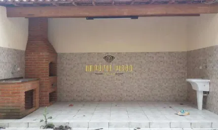 Sobrado à venda com 3 Dormitórios, sendo 1 Suíte e Espaço gourmet com Churrasqueira no bairro do Jardim Anzai - Suzano-SP - Aceita Financiamento