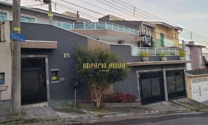 Sobrado à venda com 4 Dormitórios, sendo 2 Suítes, Closet, Churrasqueira e Piscina no Residencial Jardim Nathalie - Mogi das Cruzes-SP