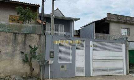 Sobrado à venda com 3 Dormitórios, sendo 1 Suíte e 4 Vagas de garagem no bairro do Jardim Marcia - Suzano-SP