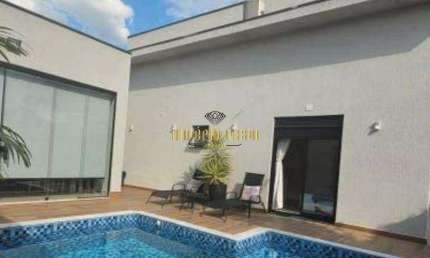 Casa de Alto Padrão á Venda com 3 Dormitórios, sendo 1 Suíte com Closet e Piscina - Condomínio Aruã Eco Park Lagos - Mogi das Cruzes - SP