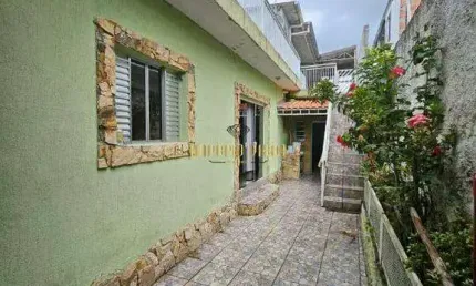 Sobrado à venda com 3 Dormitórios e Área Gourmet no Jardim Helena- Suzano-SP