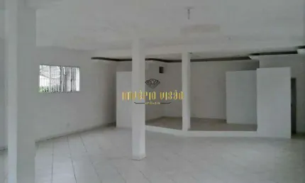 Salão Comercial com 250 m² e 2 Casas nos fundos à venda no Centro de Bertioga - SP
