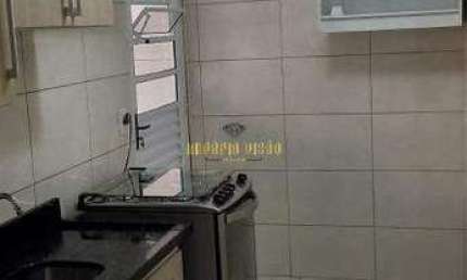 Apartamento para Aluguel com 2 Dormitórios e 1 Vaga de garagem no Condomínio Meu Lar - Parque Santa Rosa - Suzano-SP