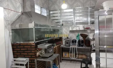 Sobrado com 231m² à venda com 2 Dormitórios e Cozinha Industrial no bairro Vila Urupês - Suzano-SP