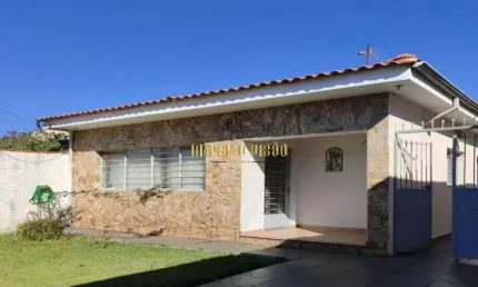 Casa Térrea à venda com 3 Dormitórios, sendo 1 Suíte e 8 Vagas de garagem no Mogilar - Mogi das Cruzes - SP