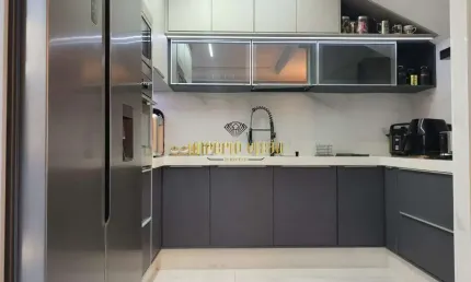 Sobrado à Venda com 3 Dormitórios, sendo 1 Suíte e Área Gourmet com Churrasqueira no Condomínio Villa Europa no bairro Jardim Carlos Cooper-Suzano-SP