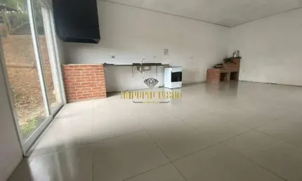 Chácara à Venda com 3 Dormitórios, sendo 1 Suíte, Área gourmet com Fogão a lenha e Churrasqueira em Biritiba Mirim - SP