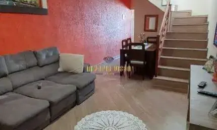 Sobrado à venda com 3 Dormitórios, sendo 1 Suíte, Área gourmet com Churrasqueira e 2 Vagas no Jardim Universo - Mogi das Cruzes-SP