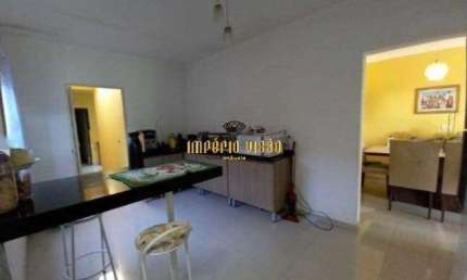 Sobrado à venda com 4 Dormitórios, sendo 1 Suíte com hidromassagem e 5 vagas de garagem no Jardim Santa Helena - Poá - SP