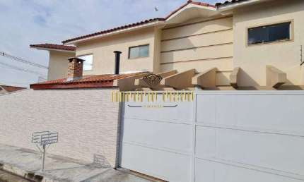 Sobrado à venda com 3 Suítes, sendo 1 Master com Hidromassagem e Closet e Churrasqueira no Jardim Modelo - Suzano - SP