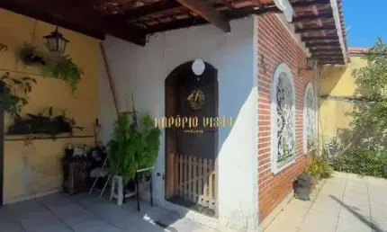 Casa à Venda com 4 Dormitórios, sendo 2 Suítes e Despensa na Vila Paulina - Suzano - SP.