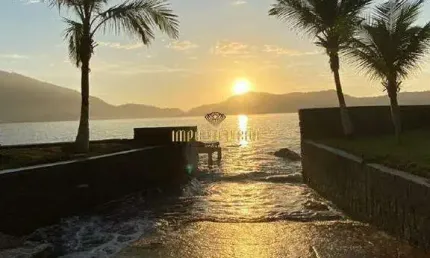Casa pé na areia com Pier particular à venda - Estufa II - Ubatuba - SP