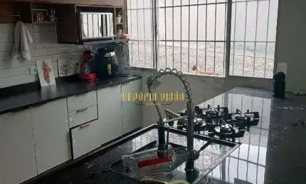Sobrado com 3 dormitórios, sendo 1 suíte à venda no bairro miguel badra - suzano-sp.