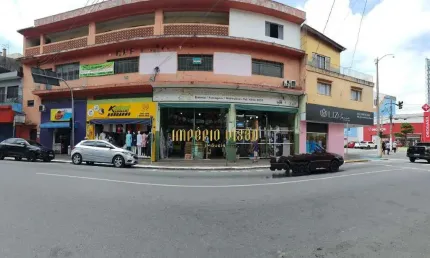 Prédio Comercial com 5 salões à venda no Centro de Suzano - SP.