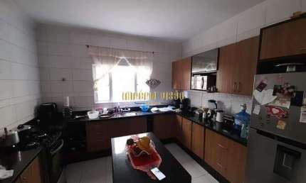 Casa com 3 dormitórios, piscina, área gourmet e quintal amplo à venda no bairro Jardim Realce - Suzano - SP.