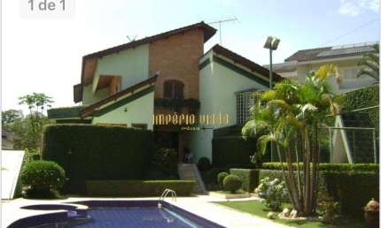 Casa de Alto Padrão com 5 suítes à venda no condomínio Arujá Hills - Arujá-SP.