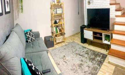 Sobrado à venda com 3 dormitórios e 2 Vagas de garagem cobertas no Bairro Vila Perreli - Poá-SP.