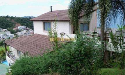 Sobrado à venda com 3 Dormitórios, sendo 1 Suíte, Área gourmet com Piscina e Churrasqueira no Condomínio Arujá Hills 3 - Arujá - SP