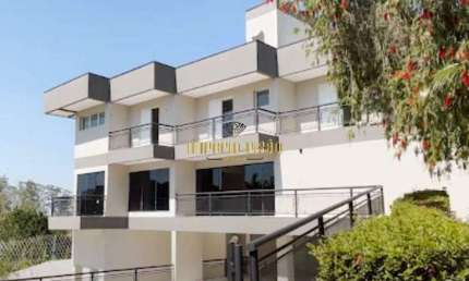 Casa de Alto Padrão à venda com 4 Dormitórios, sendo 2 Suítes, Piscina e Área Gourmet no Condomínio Arujazinho III - Arujá-SP