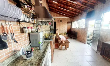 Sobrado com 3 dormitórios à venda na Vila Amorim - Suzano-SP.