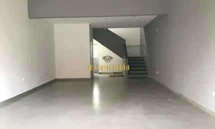 Salão Comercial com mezanino para Aluguel com excelente localização no Centro de Suzano-SP