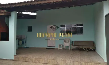 Casa térrea à venda com 2 Dormitórios e Churrasqueira na praia de Itanhaém - São Paulo-SP