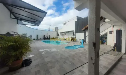 Sobrado à venda de 3 dormitórios no jardim quaresmeira em Suzano - SP