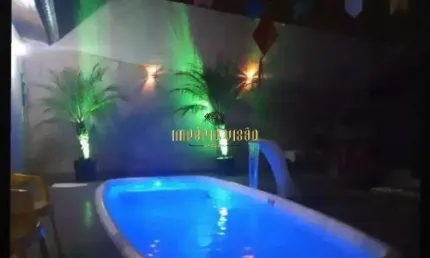 Casa térrea com 4 suítes e guarda roupas, piscina em Poá SP